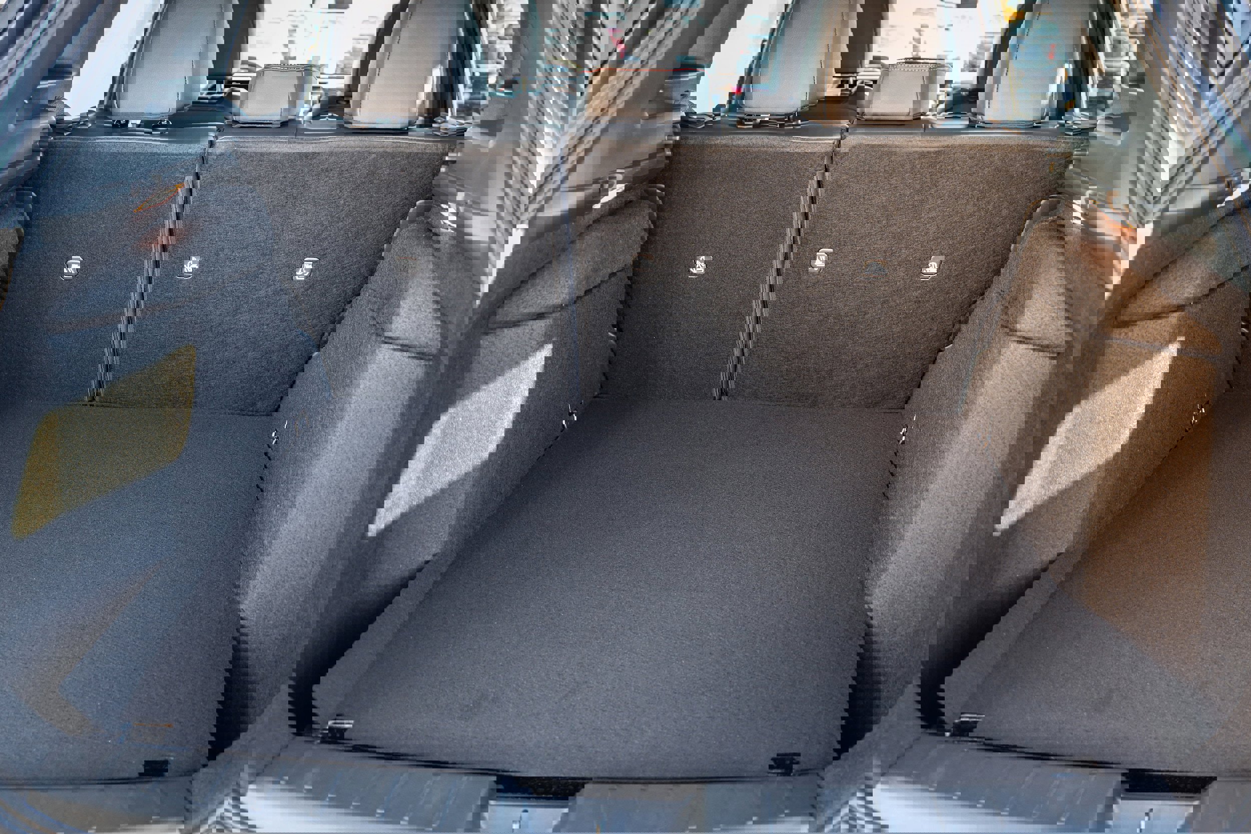 New 2026 Nissan Kicks SR w/ Cold Weather Package image 12