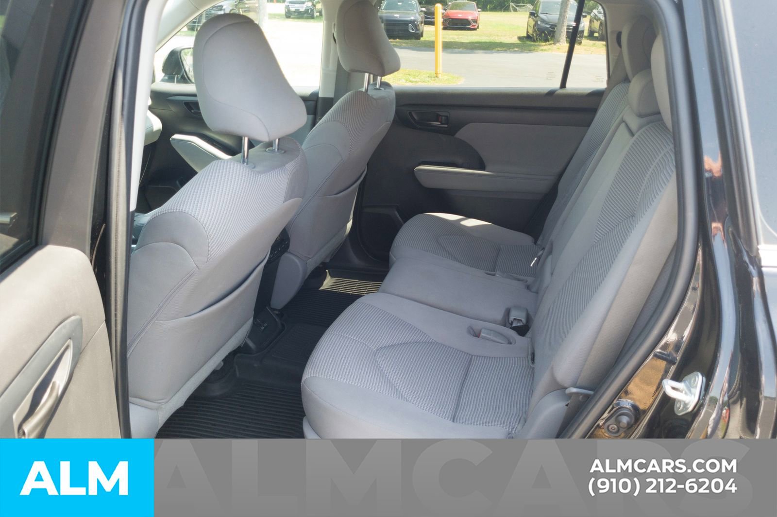 Used 2023 Toyota Highlander L FWD image 19