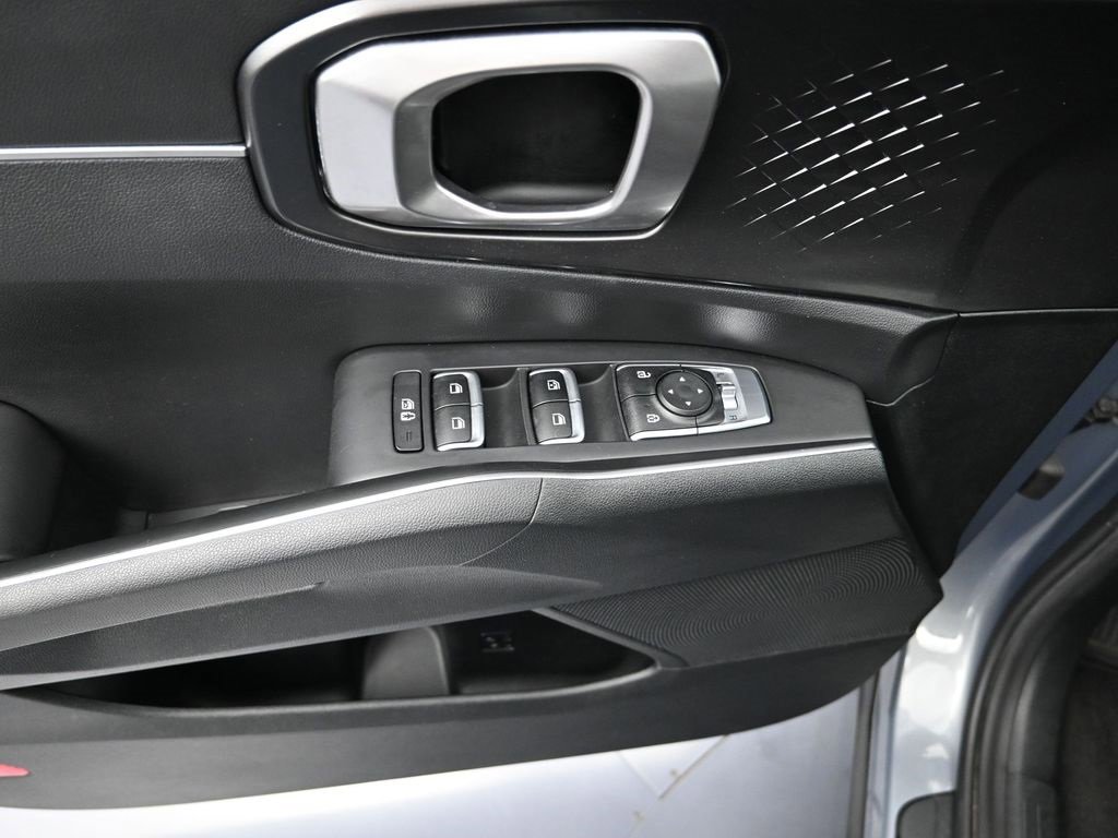 Used 2021 Kia Sorento S image 12