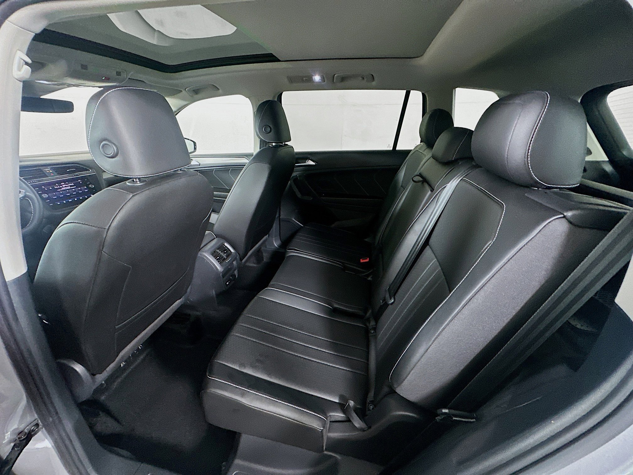 Used 2022 Volkswagen Tiguan SE image 22