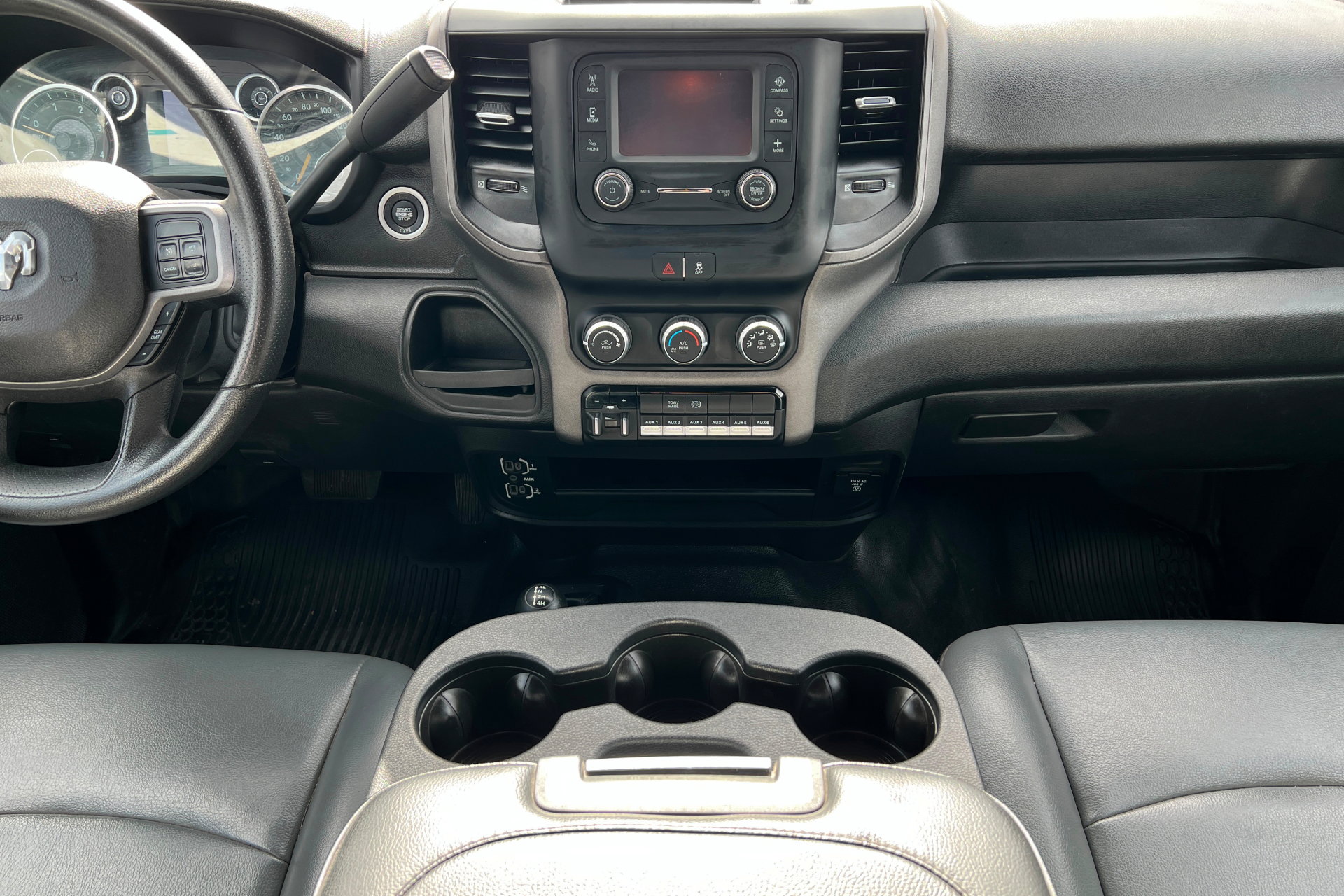 Used 2022 RAM 2500 Tradesman w/ Chrome Appearance Group AWD/4WD image 13