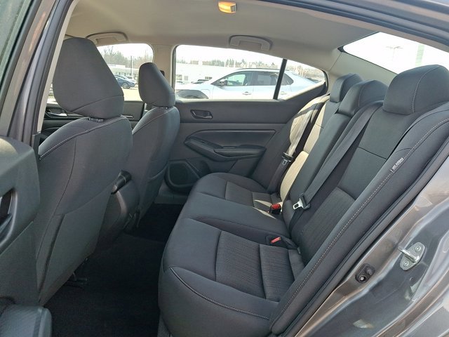 Used 2024 Nissan Altima 2.5 SV image 10