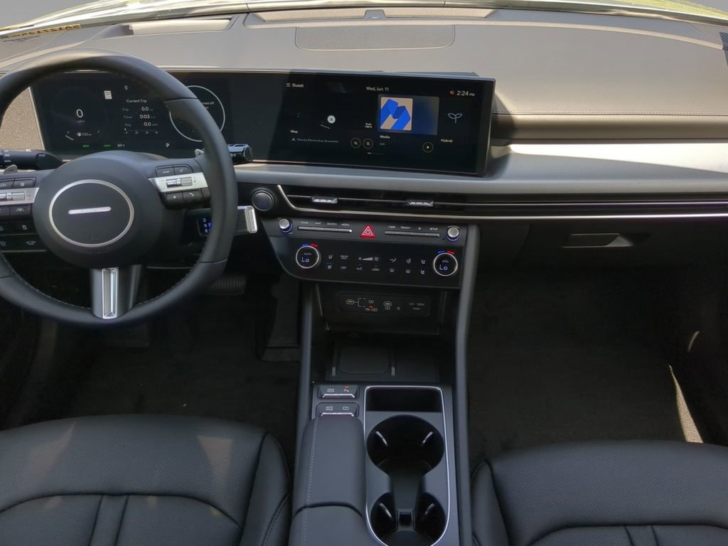 New 2025 Hyundai Sonata Limited image 17