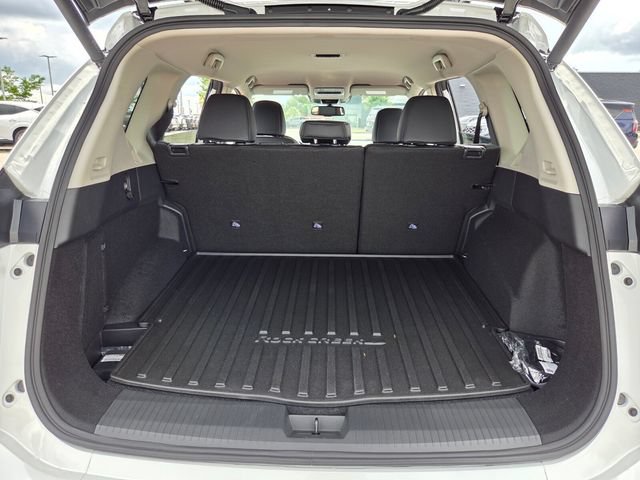 New 2026 Nissan Rogue SV AWD/4WD image 13