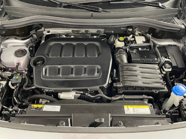 Used 2025 Volkswagen Tiguan SE FWD image 20
