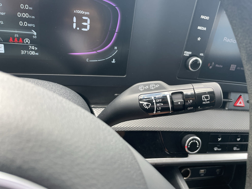 Used 2025 Kia Sportage LX image 19