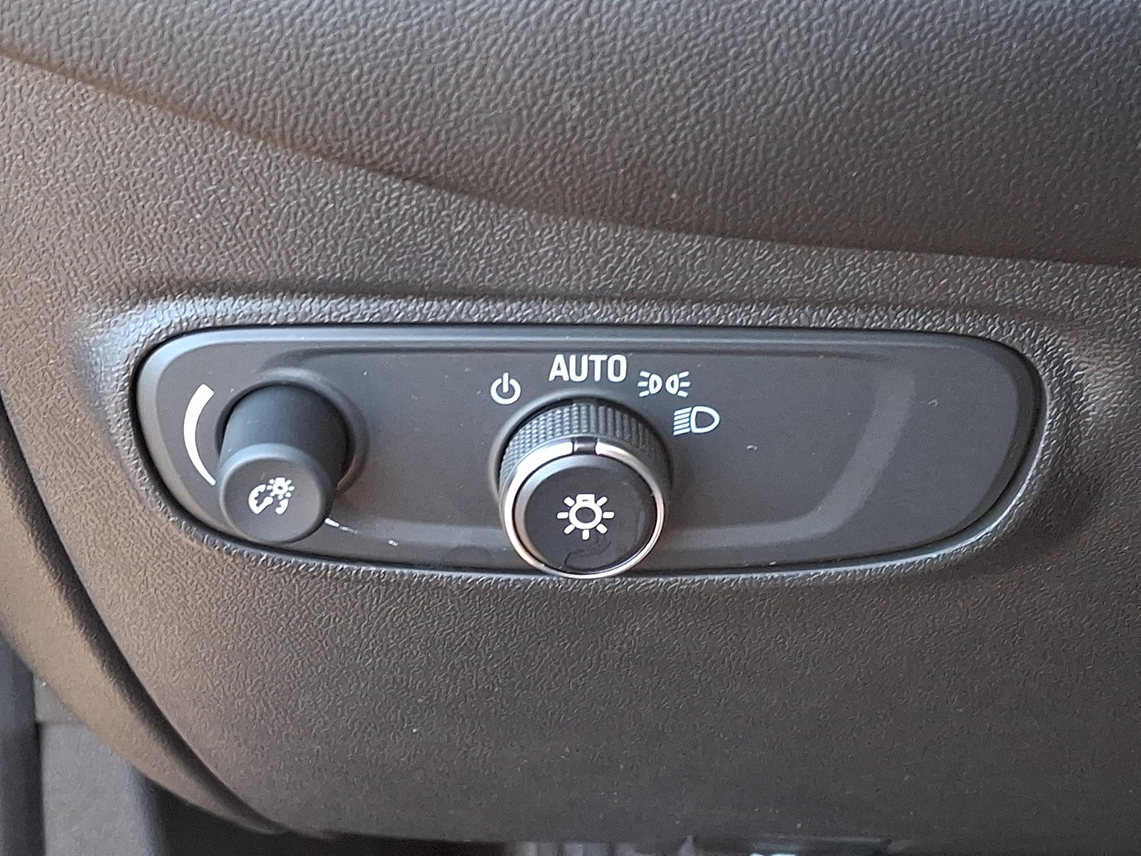 Used 2020 Chevrolet Equinox LS w/ LS Convenience Package FWD image 26
