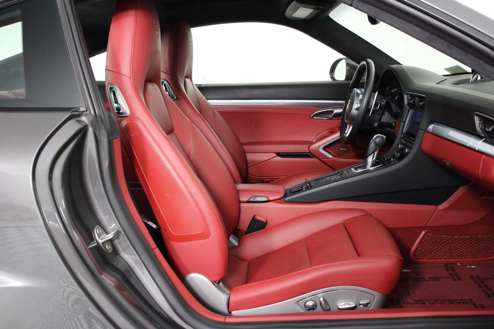 Certified 2015 Porsche 911 Turbo AWD/4WD image 31