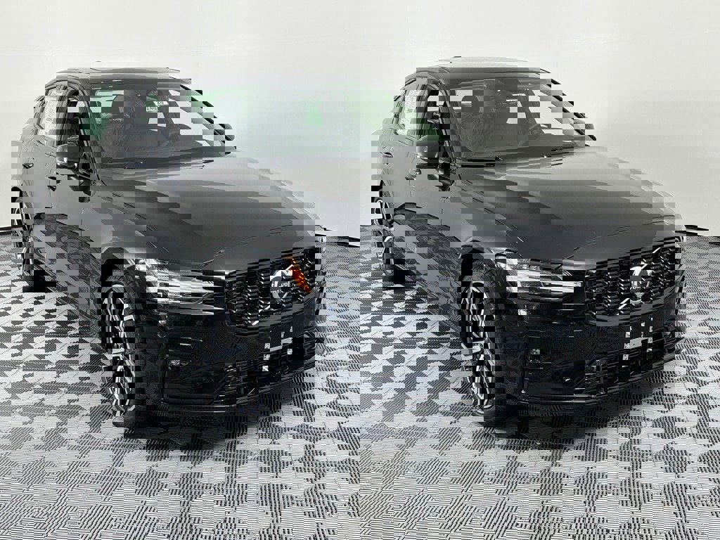 New 2024 Volvo S60 B5 Plus w/ Climate Package image 3