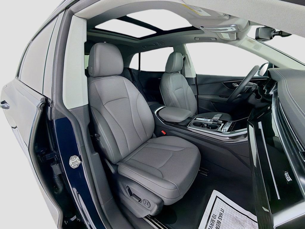 Used 2025 Audi Q8 Premium Plus image 31