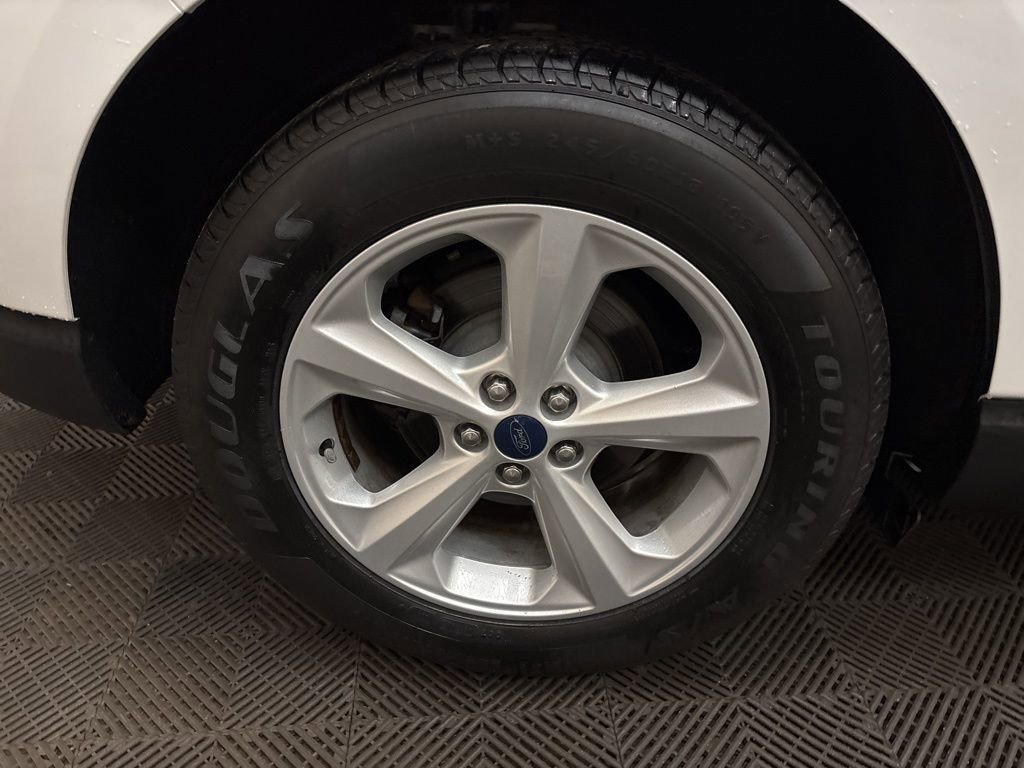 Used 2019 Ford Edge SE image 25