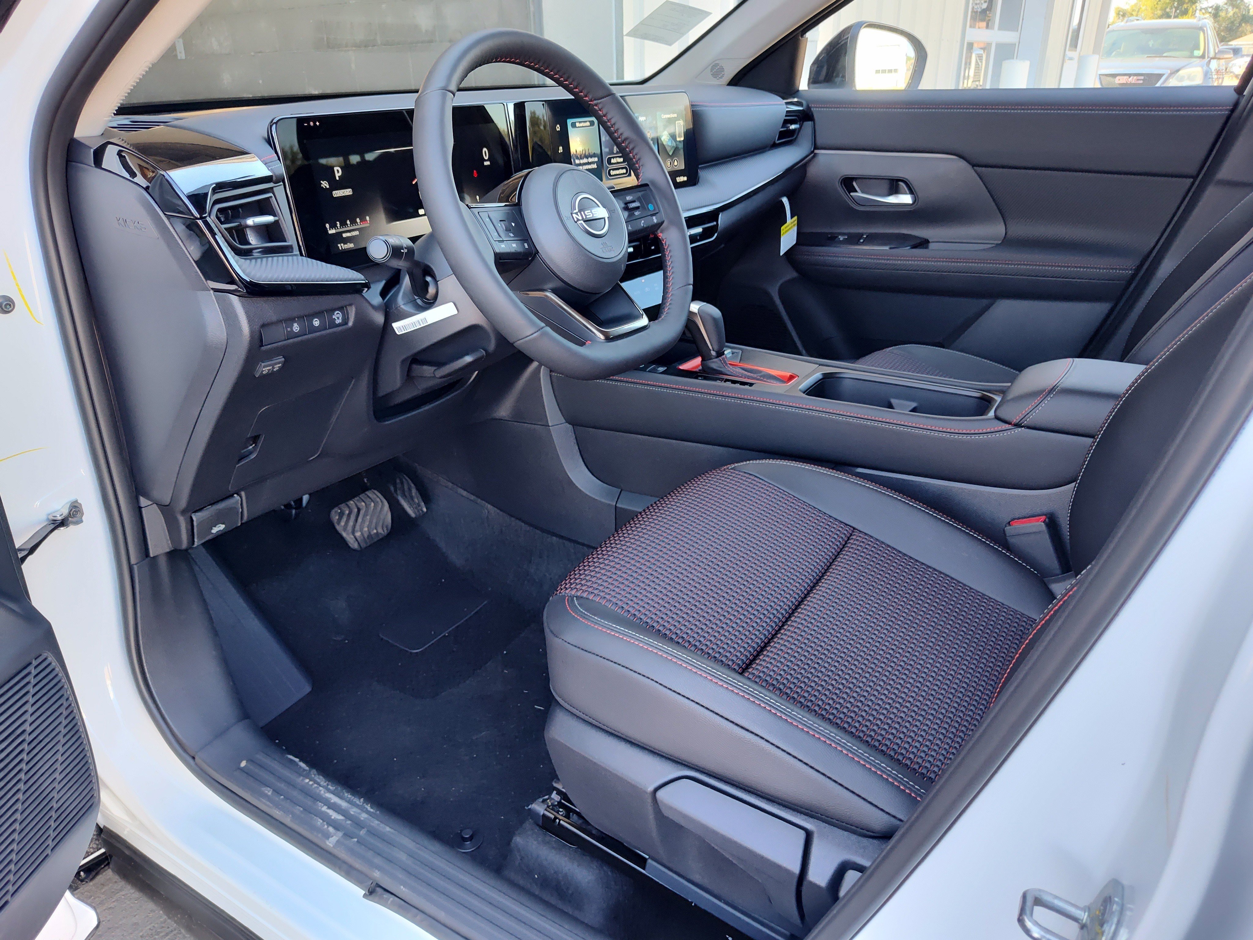 New 2026 Nissan Kicks SR w/ SR Premium Package image 2