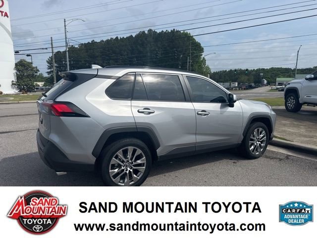 Used 2019 Toyota RAV4 XLE Premium FWD image 3