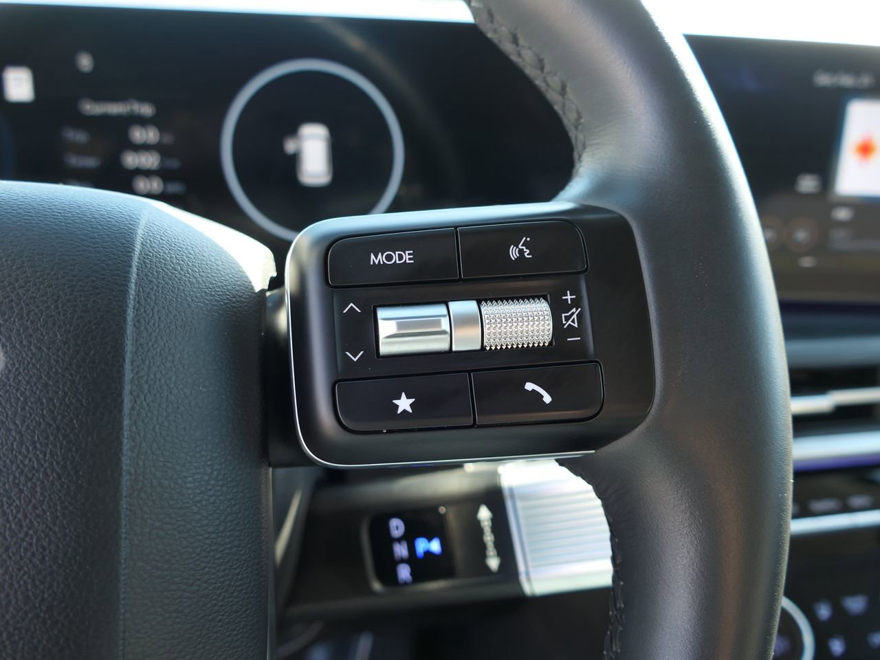 Used 2025 Hyundai Santa Fe Limited image 16