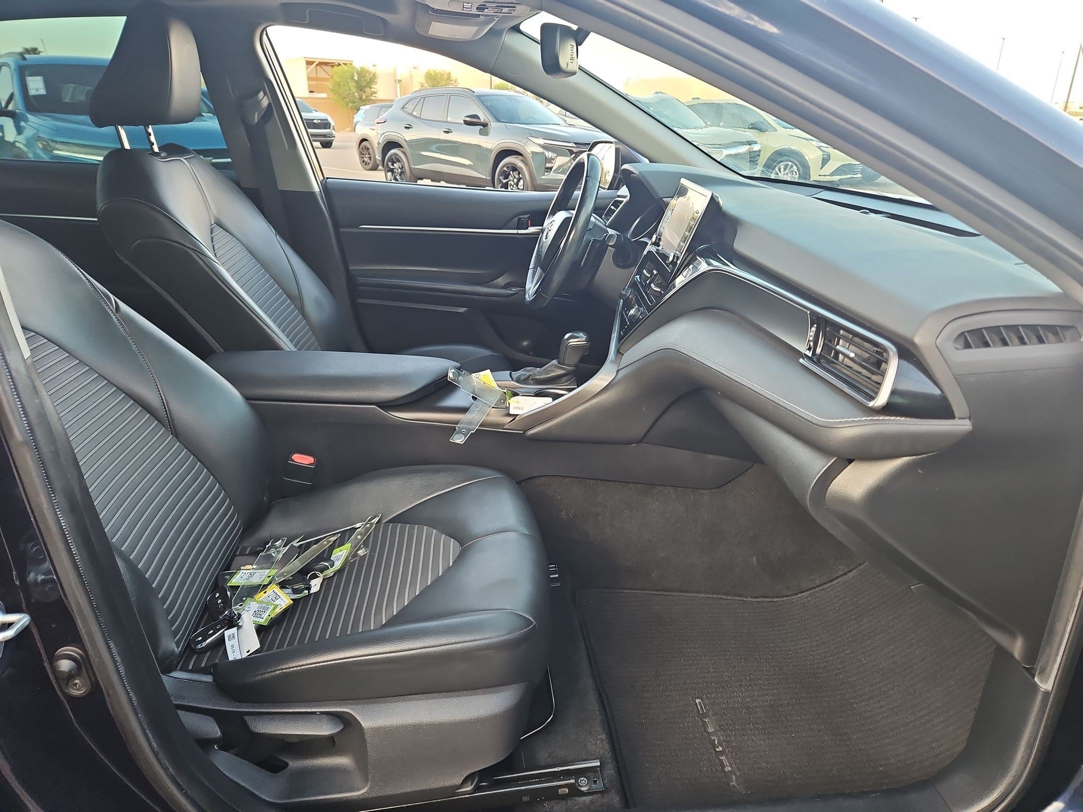 Used 2021 Toyota Camry SE w/ Convenience Package FWD image 29