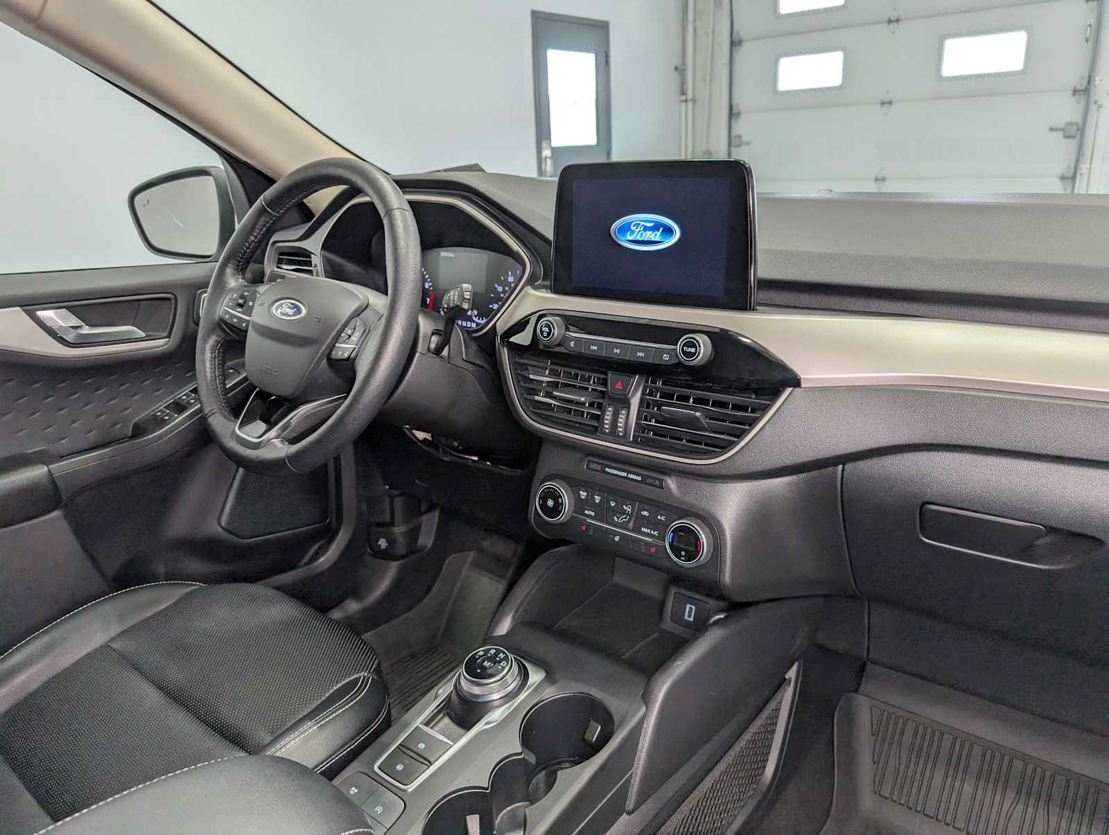Used 2020 Ford Escape SEL AWD/4WD image 40