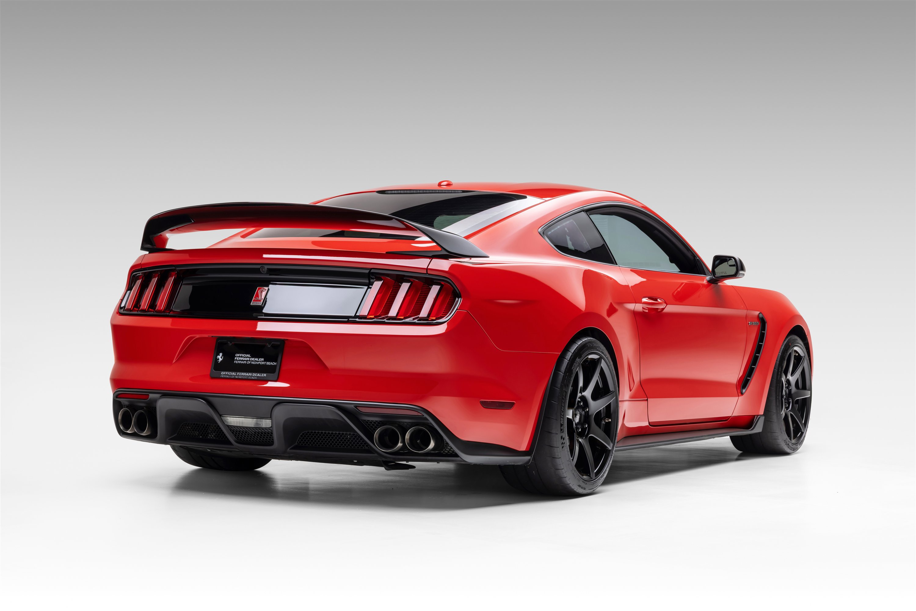 Used 2016 Ford Mustang Shelby GT350R w/ GT350R Equipment Group 920A image 11