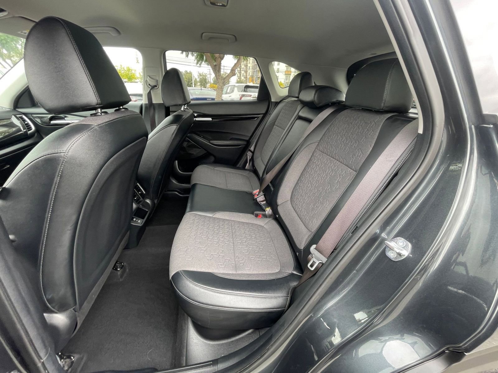 Used 2025 Kia Seltos S image 28