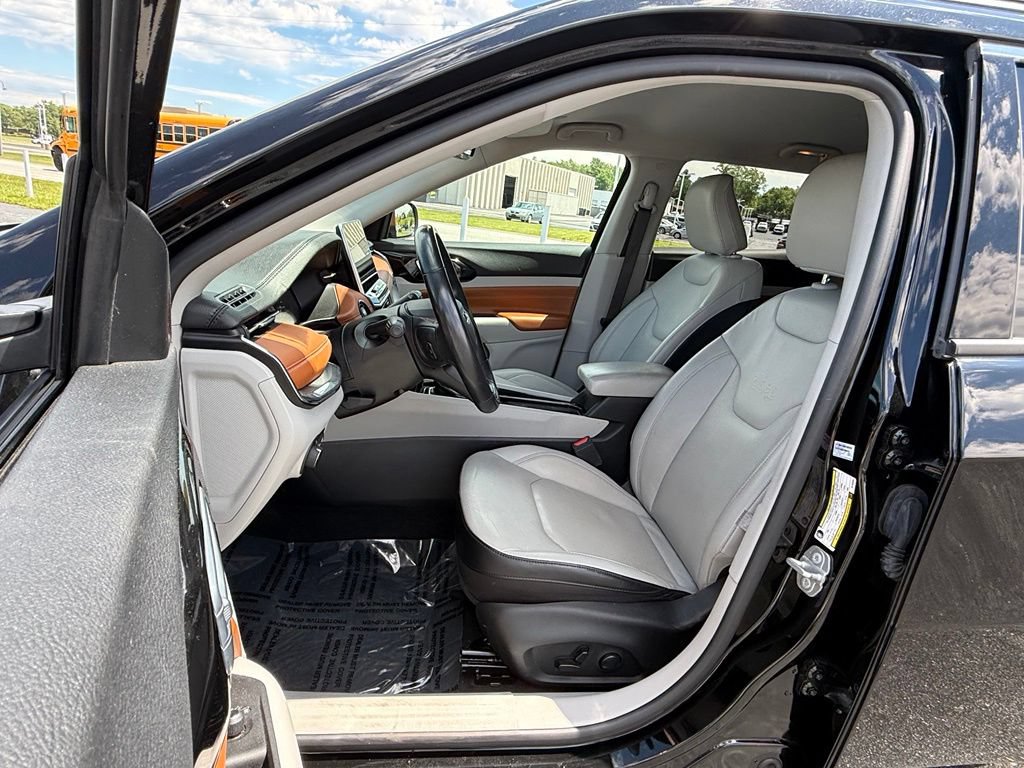 Used 2022 Jeep Compass Limited AWD/4WD image 13
