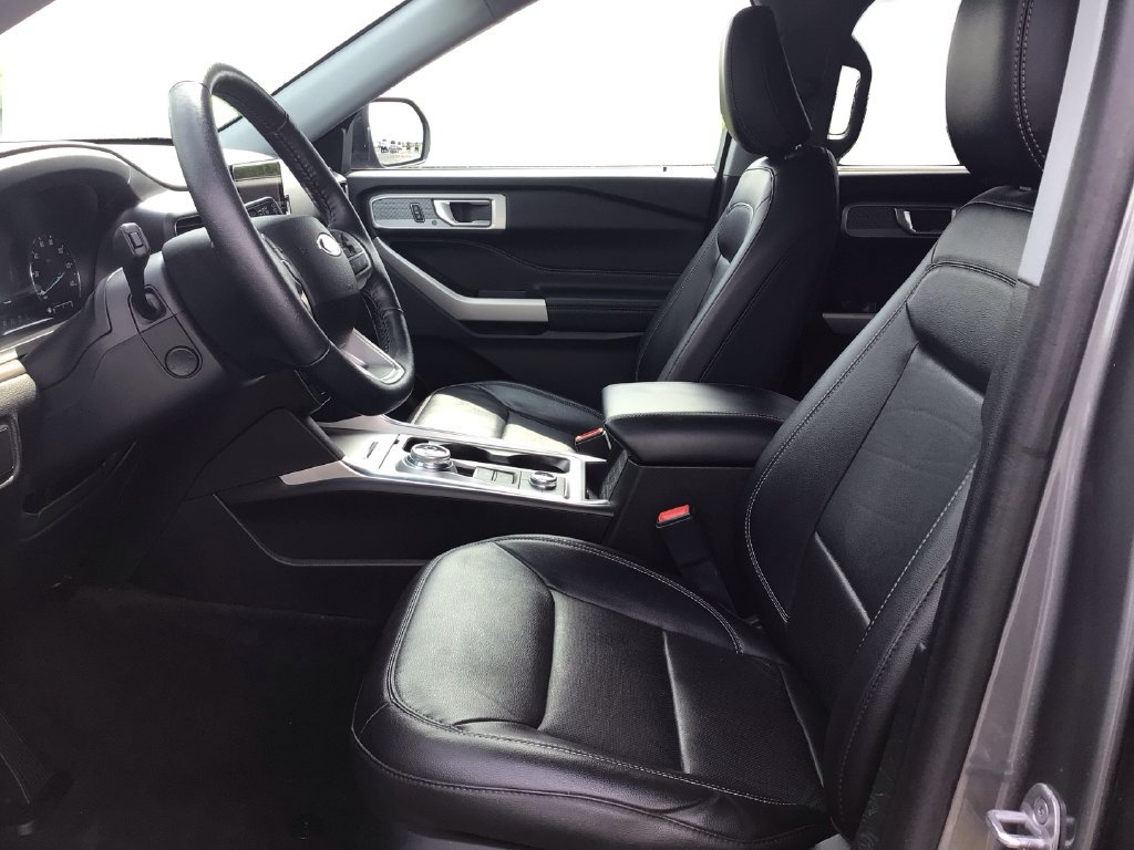 Used 2022 Ford Explorer Limited w/ Equipment Group 301A AWD/4WD image 9
