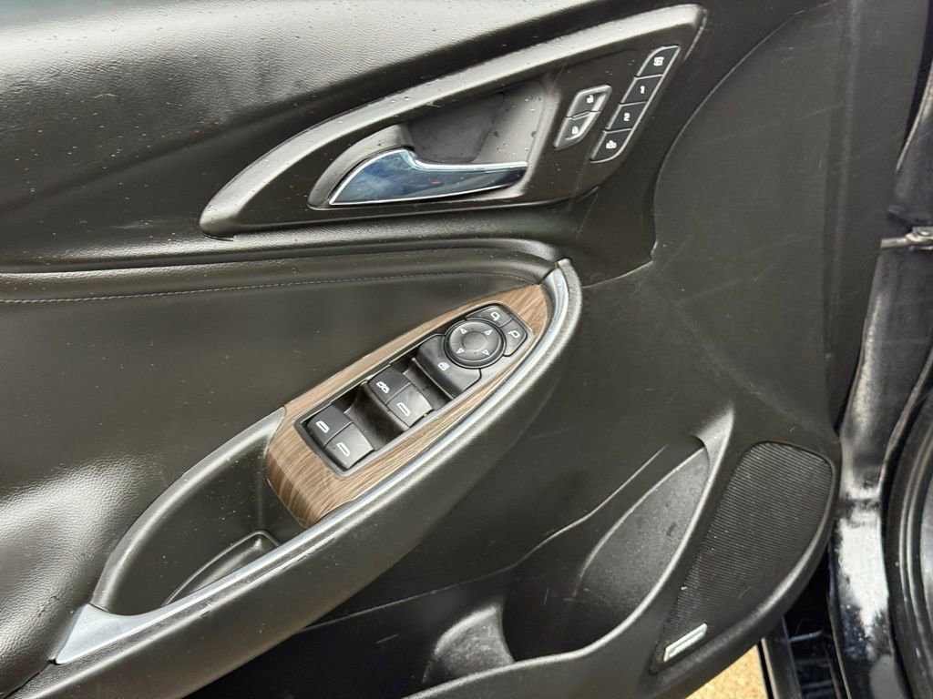 Used 2020 Chevrolet Malibu Premier image 11