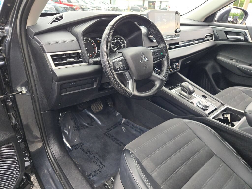 Used 2024 Mitsubishi Outlander SE AWD/4WD image 30