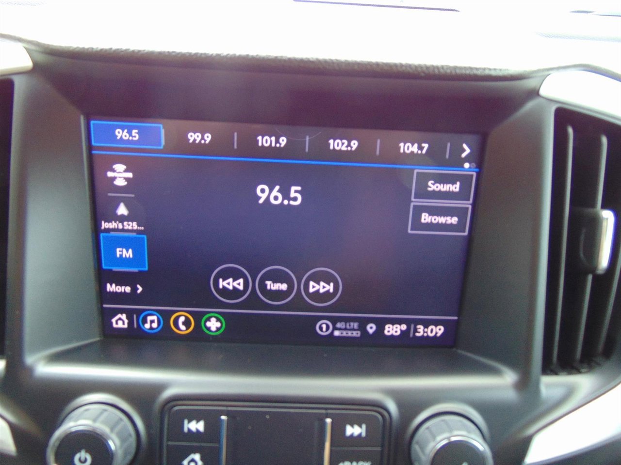 Used 2023 GMC Terrain SLT image 27