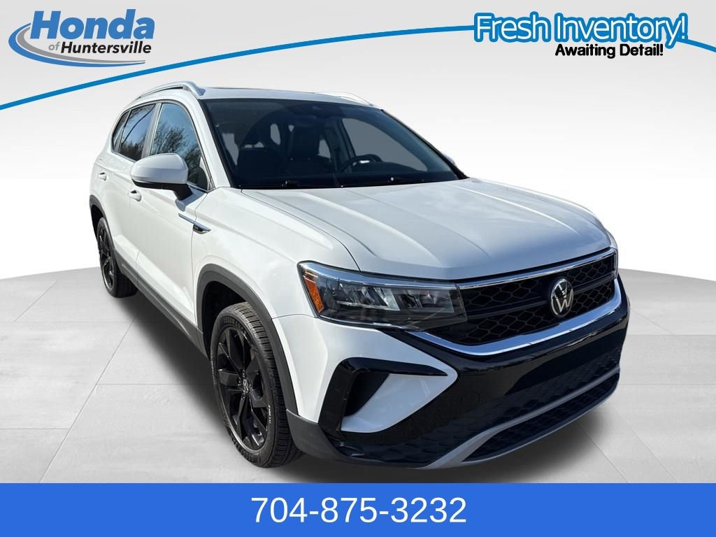 Used 2023 Volkswagen Taos SE w/ Panoramic Sunroof Package image 1