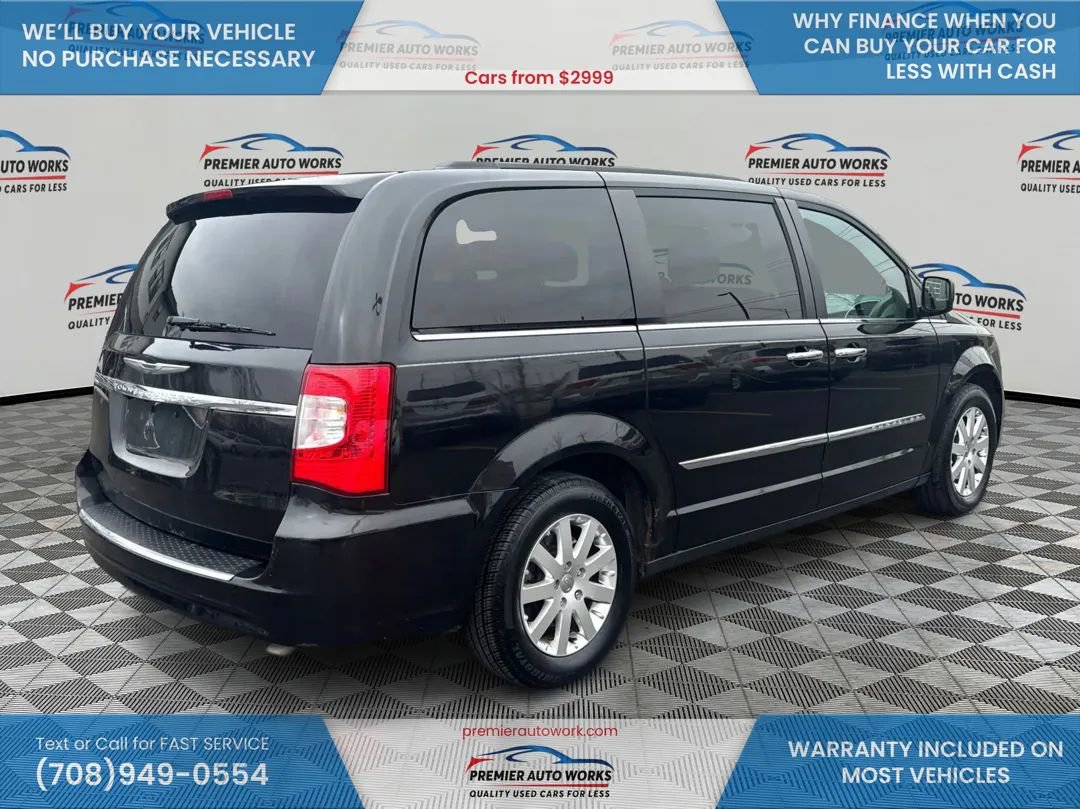Used 2015 Chrysler Town & Country Touring w/ Driver Convenience Group image 4