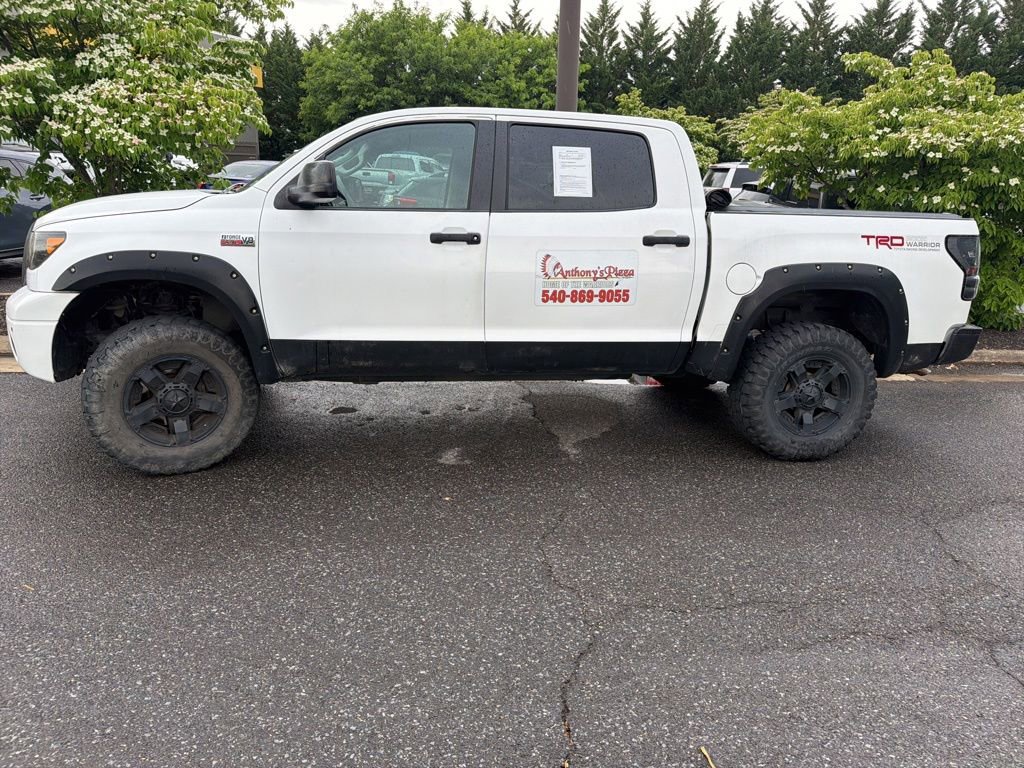 Used 2010 Toyota Tundra 4x4 CrewMax image 2