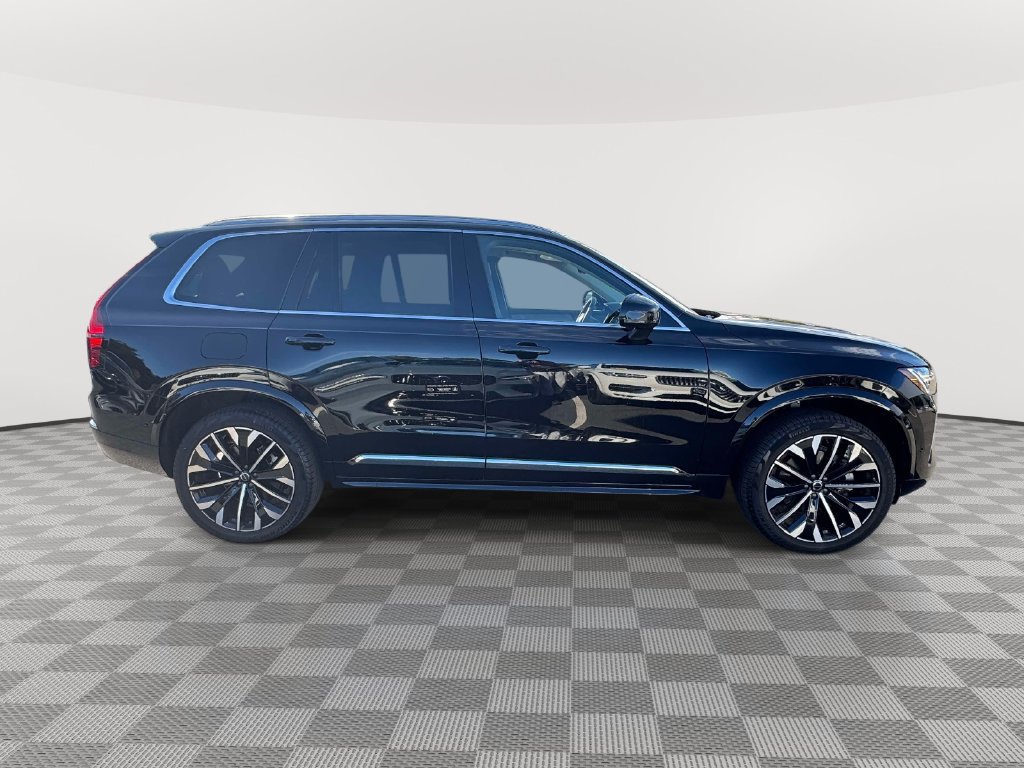 Used 2026 Volvo XC90 B6 Plus w/ Protection Package Premier AWD/4WD image 3