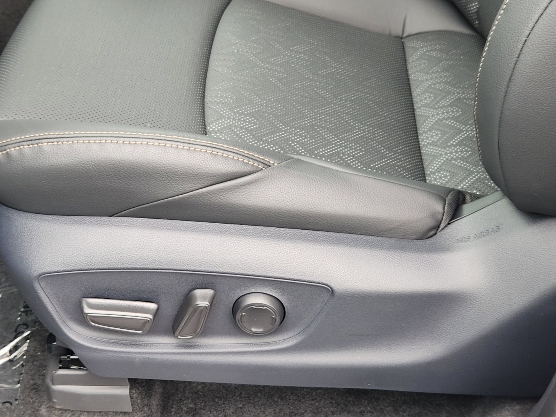 New 2025 Toyota Tacoma Limited image 23