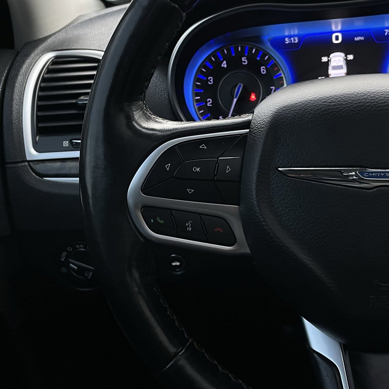 Used 2020 Chrysler 300 Limited image 13