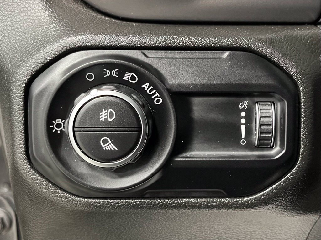 Used 2023 Jeep Gladiator Sport AWD/4WD image 33