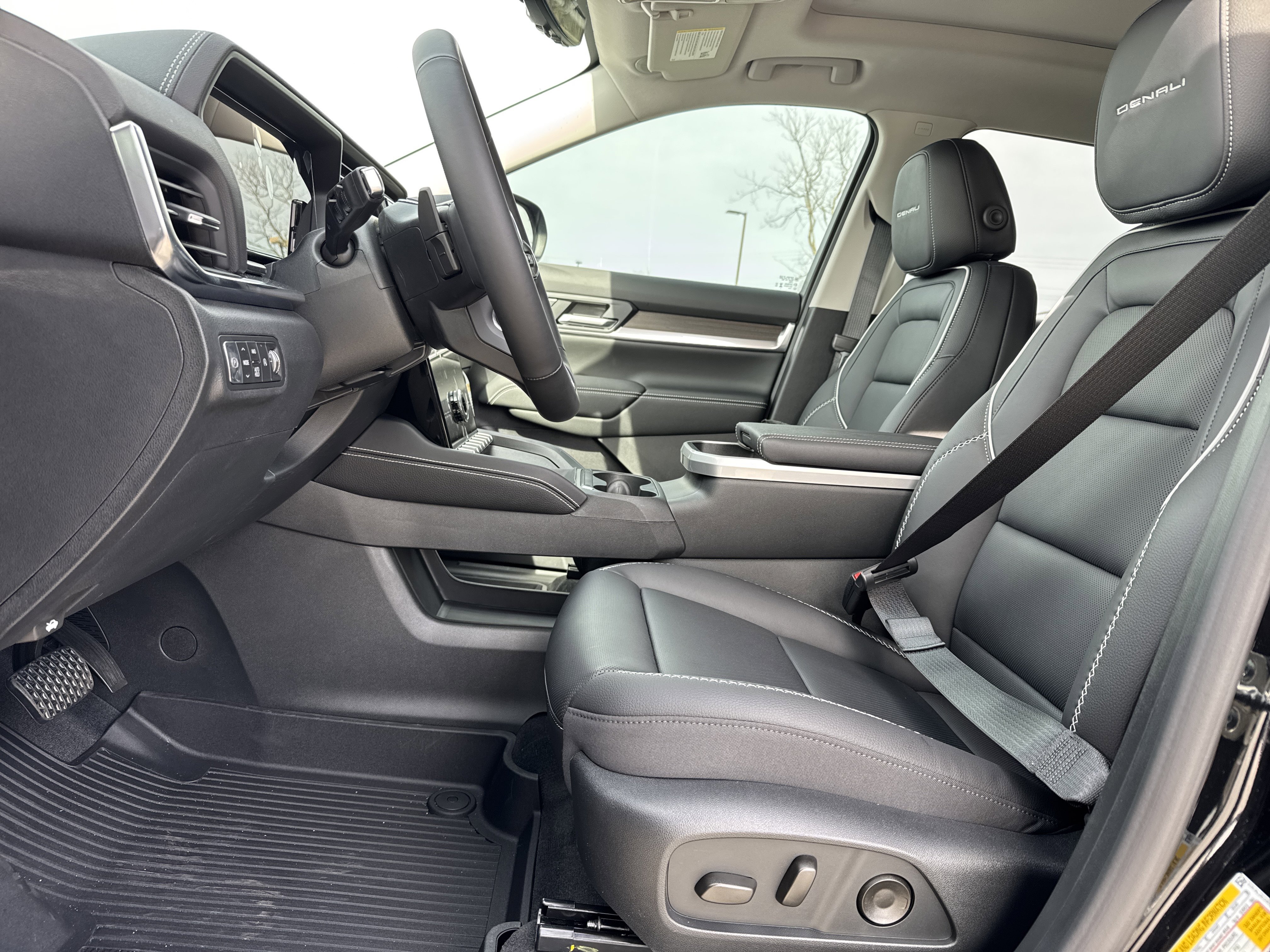New 2026 GMC Terrain Denali w/ LPO, Floor Liner Package image 16