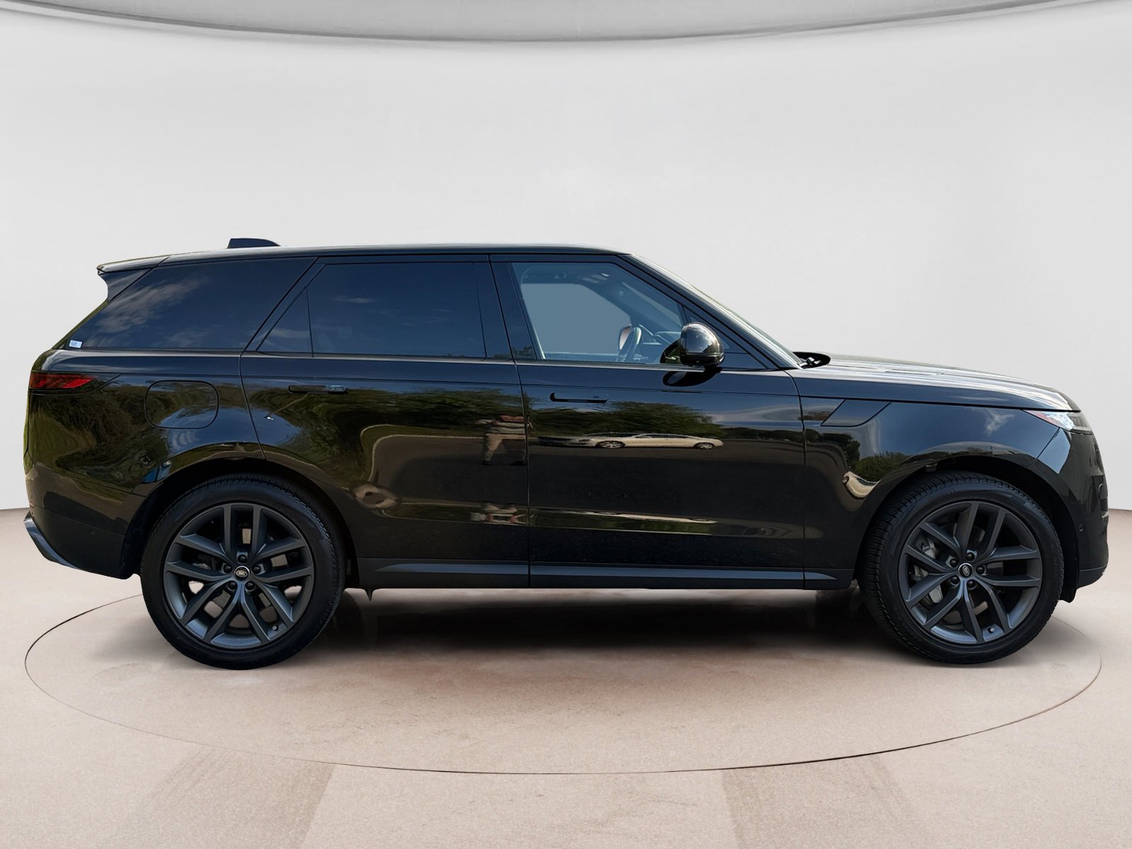 Used 2024 Land Rover Range Rover Sport SE AWD/4WD image 6