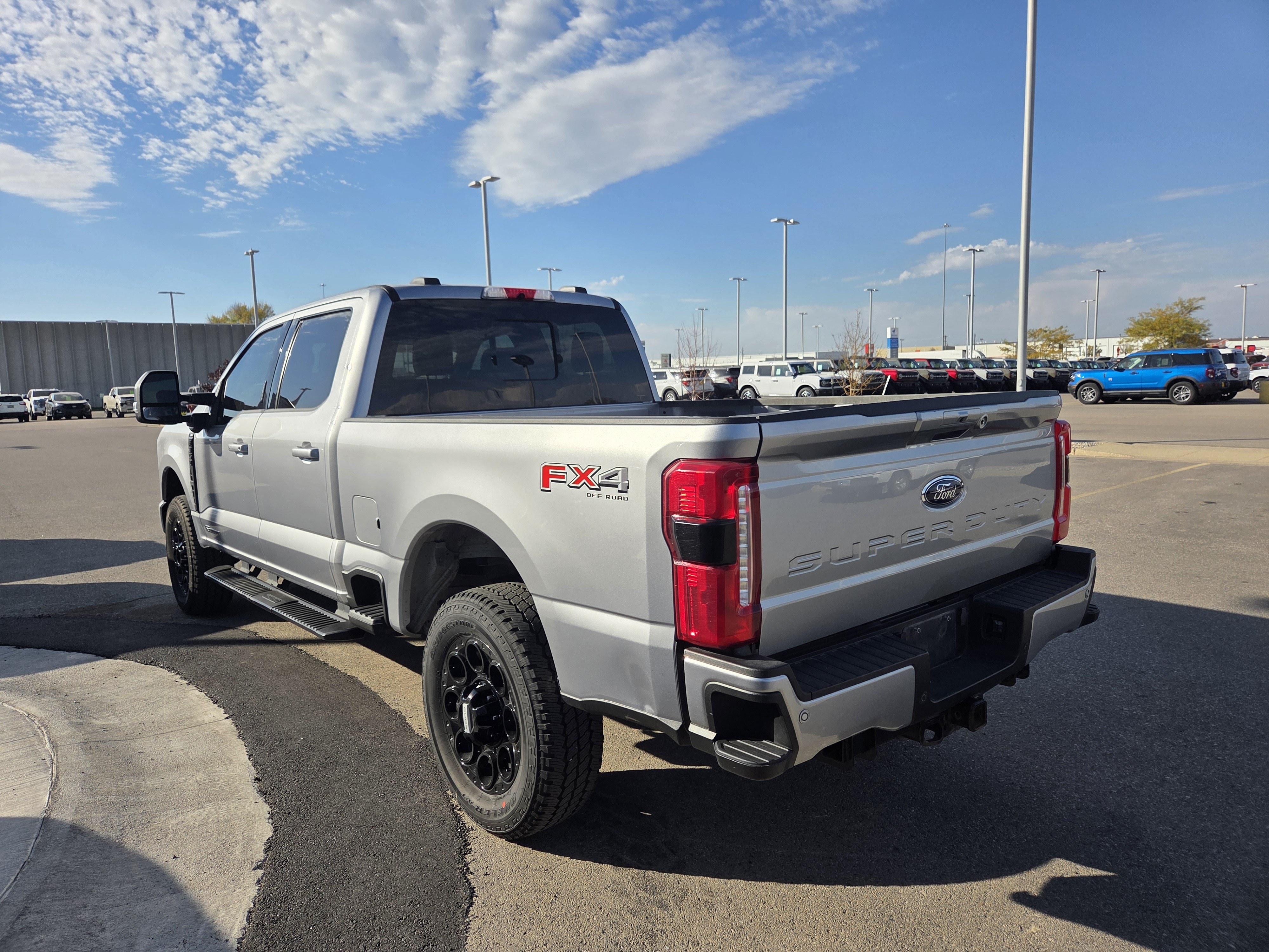 Used 2023 Ford F350 Lariat w/ Lariat Ultimate Package AWD/4WD image 4