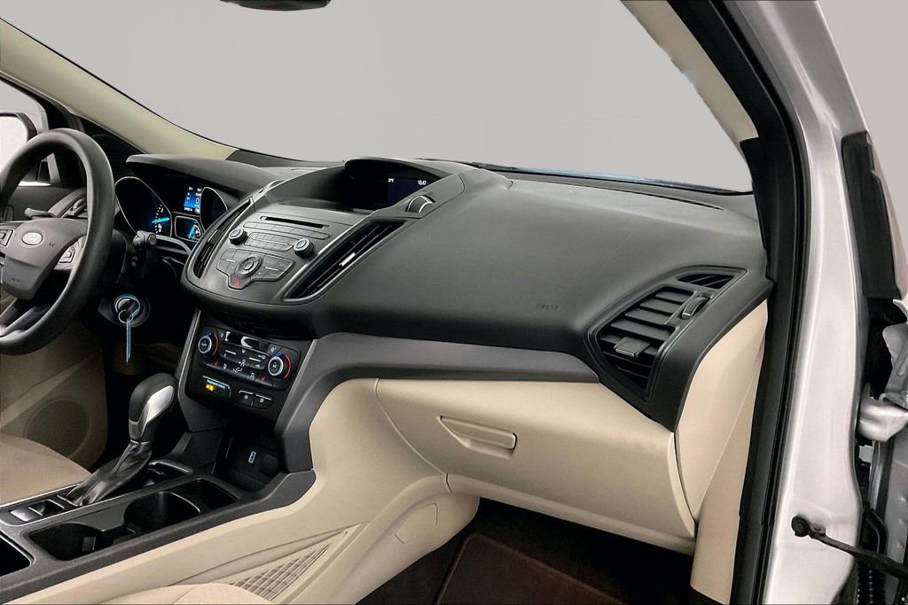 Used 2018 Ford Escape SE w/ Ford Safe & Smart Package FWD image 22