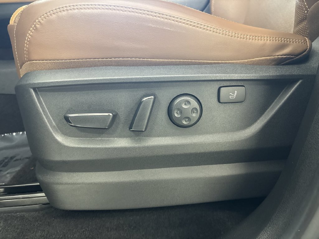 Certified 2025 Nissan Armada Platinum Reserve AWD/4WD image 27