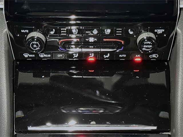 New 2025 Jeep Grand Cherokee Limited w/ Luxury Tech Group II image 10