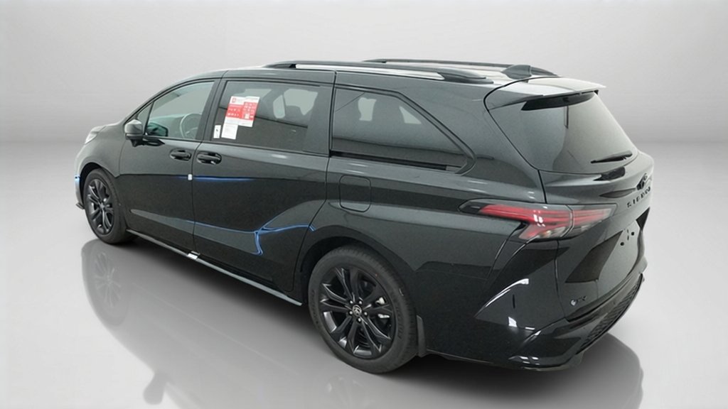 New 2026 Toyota Sienna XSE FWD image 14
