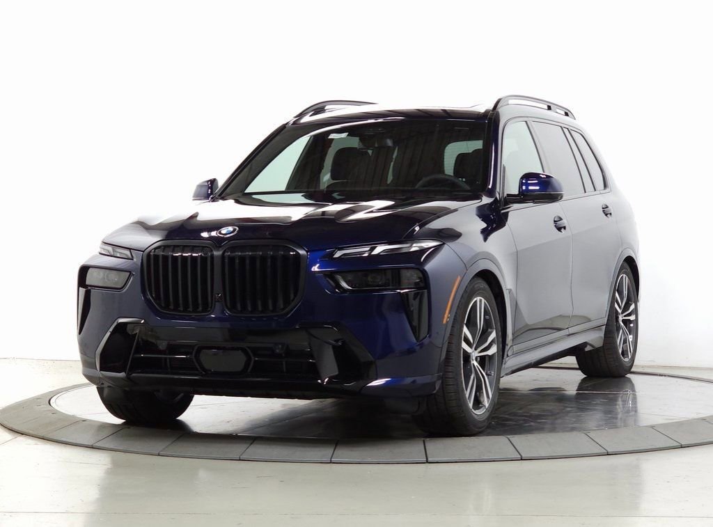 Used 2026 BMW X7 xDrive40i w/ M Sport Package image 3