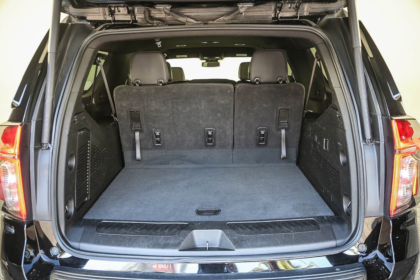 Used 2023 Chevrolet Suburban LT image 23