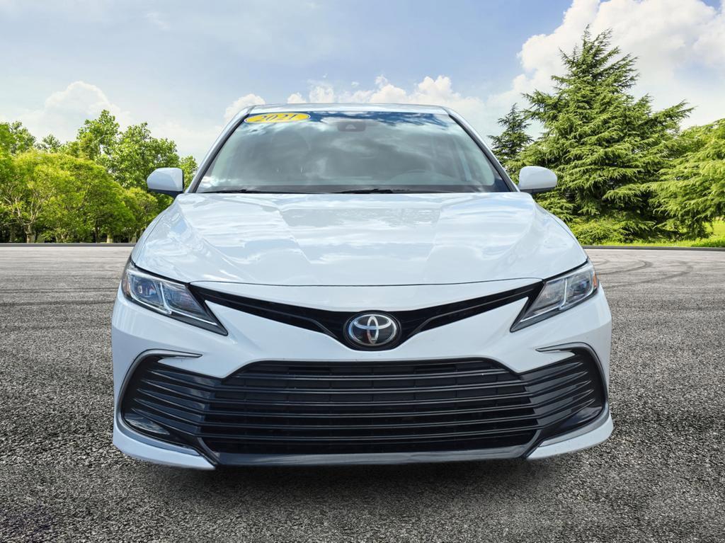 Used 2021 Toyota Camry LE image 2