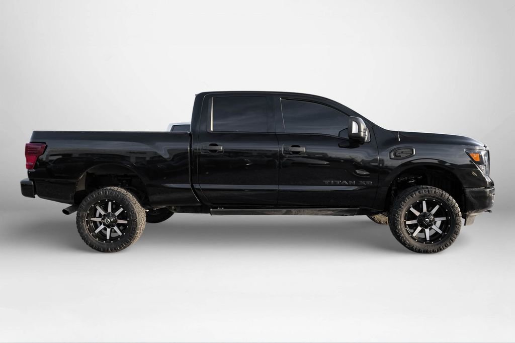 Used 2018 Nissan Titan SV w/ SV Convenience Package image 3