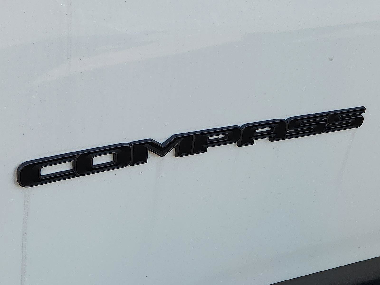 New 2026 Jeep Compass Limited image 18