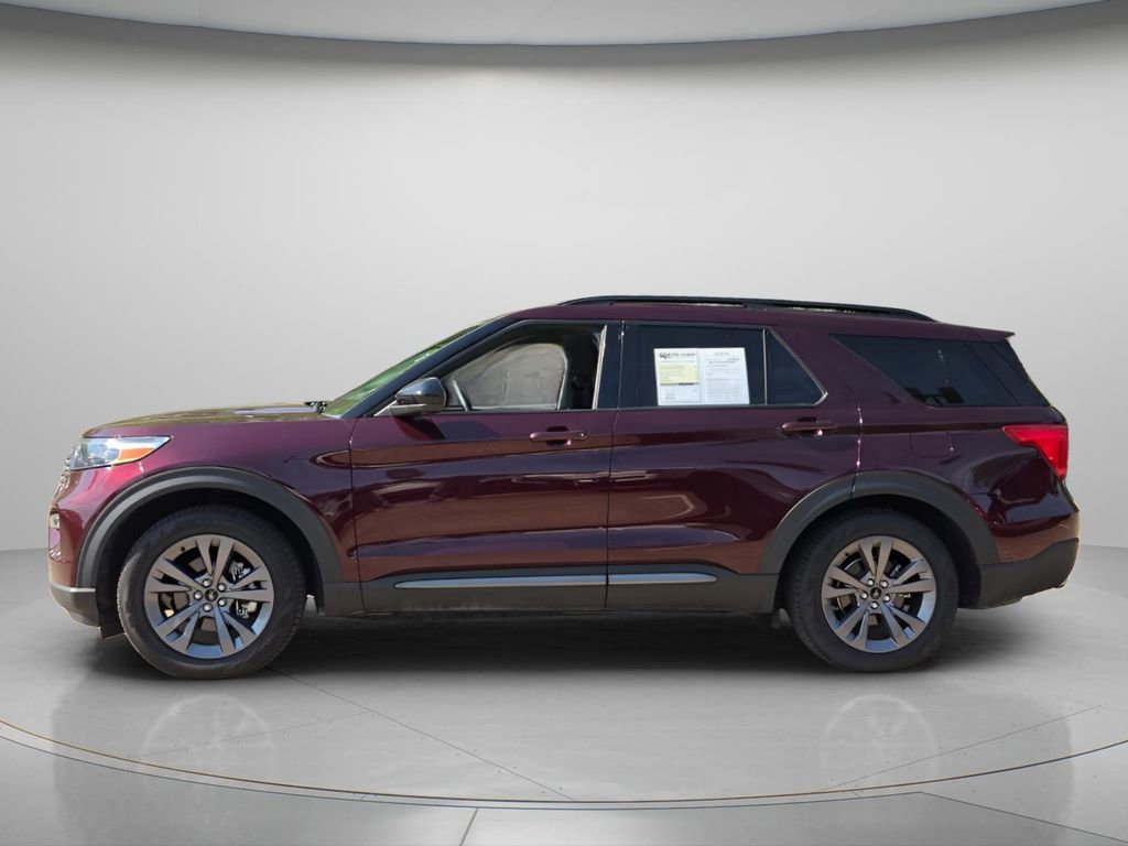 Used 2022 Ford Explorer XLT w/ Equipment Group 202A RWD image 3