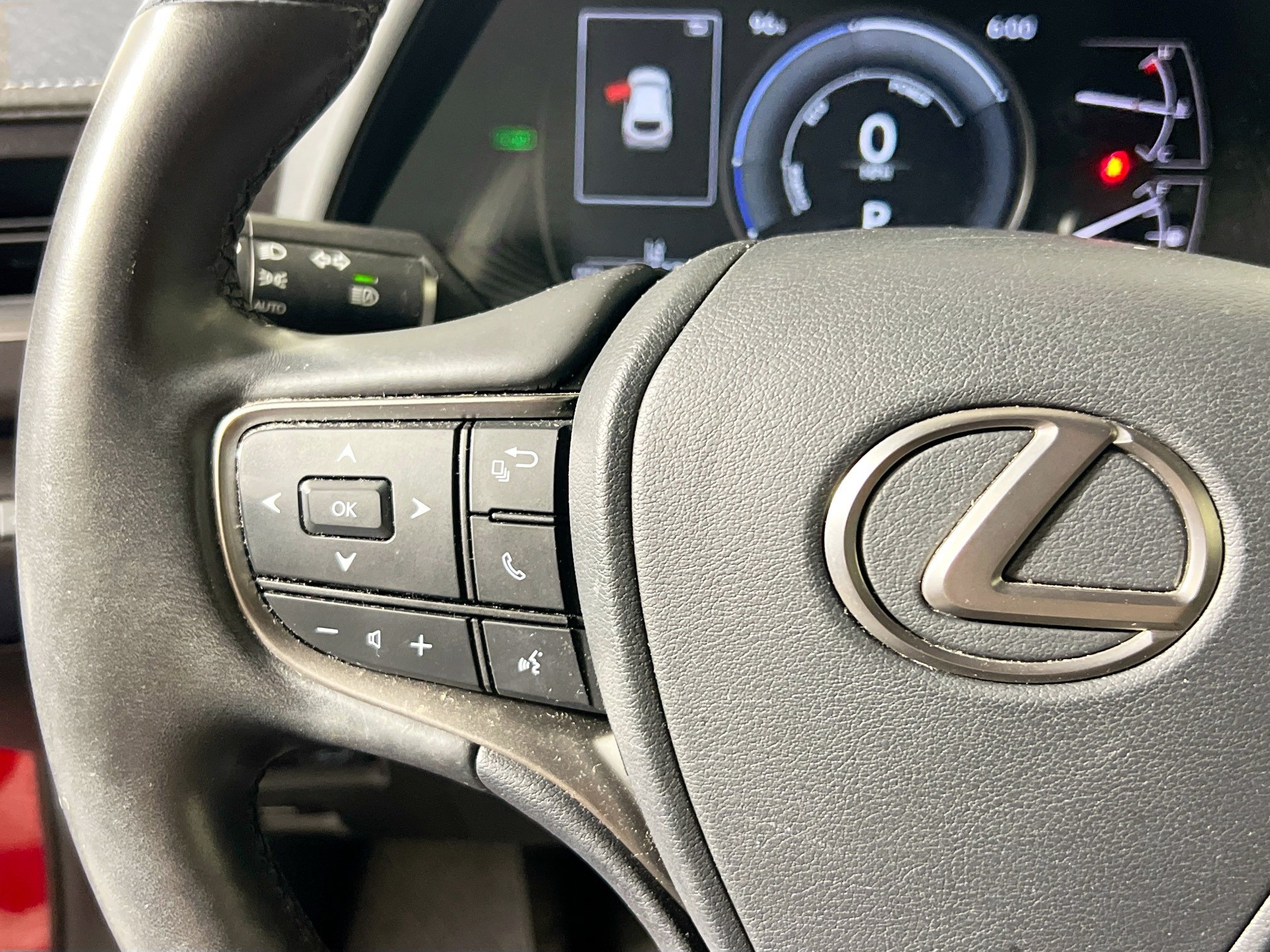 Used 2023 Lexus UX 250h FWD w/ Accessory Package (Z2) image 18