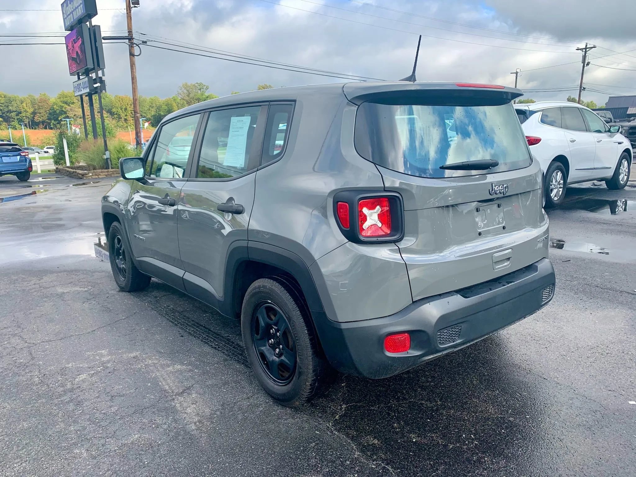 Used 2021 Jeep Renegade Sport image 2