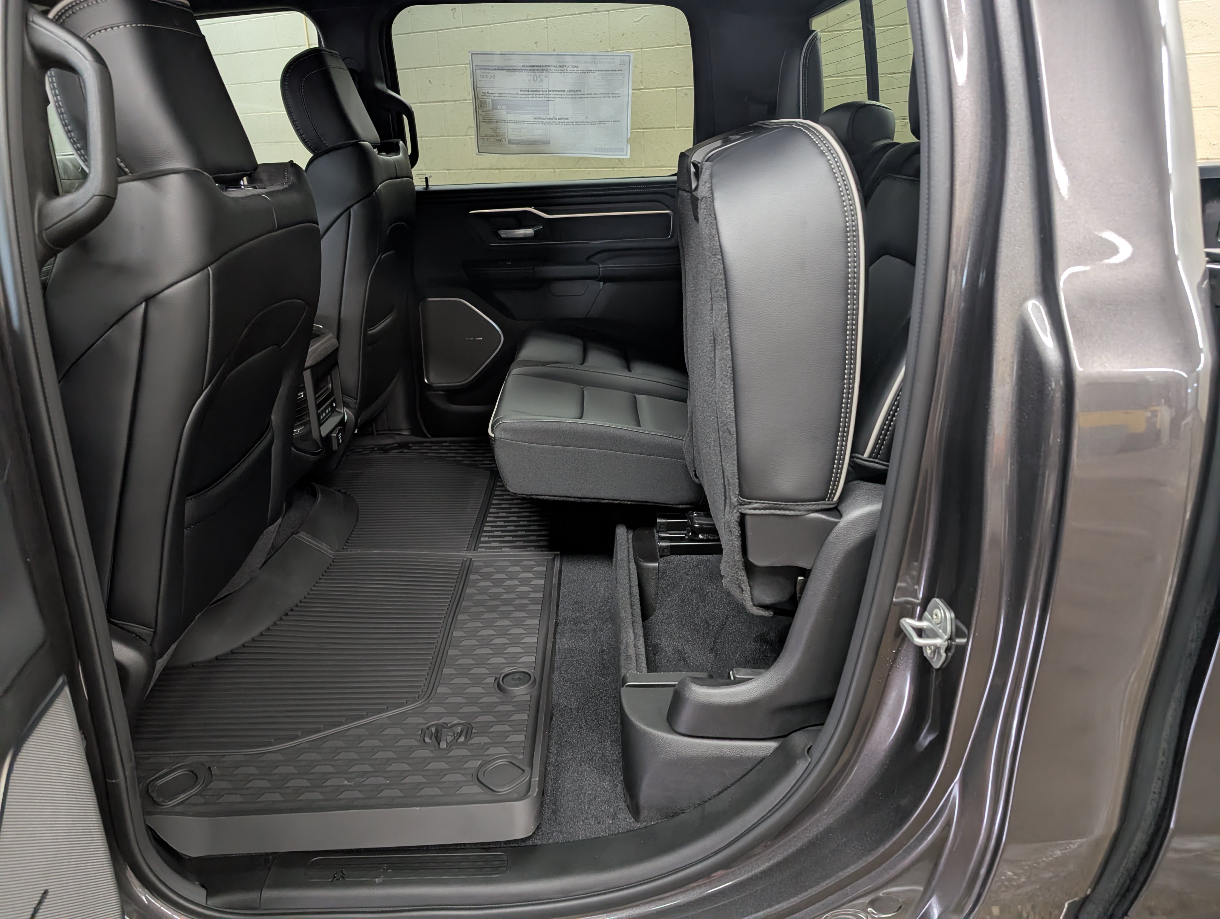 New 2026 RAM 1500 Laramie AWD/4WD image 12